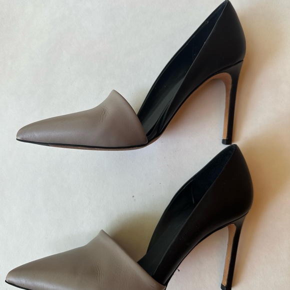 Vince
Cosette Two-Tone Pointy-Toe Pump, Black/Woodsmoke - Picture 5 of 7